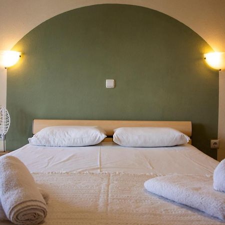 Seamoon Apartment Néa Péramos Екстериор снимка